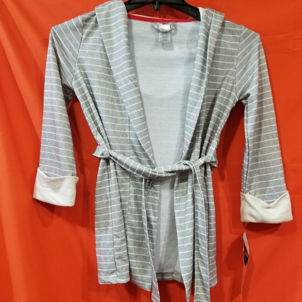 Size Small Mgirl by Maidenform Gray and cream robe